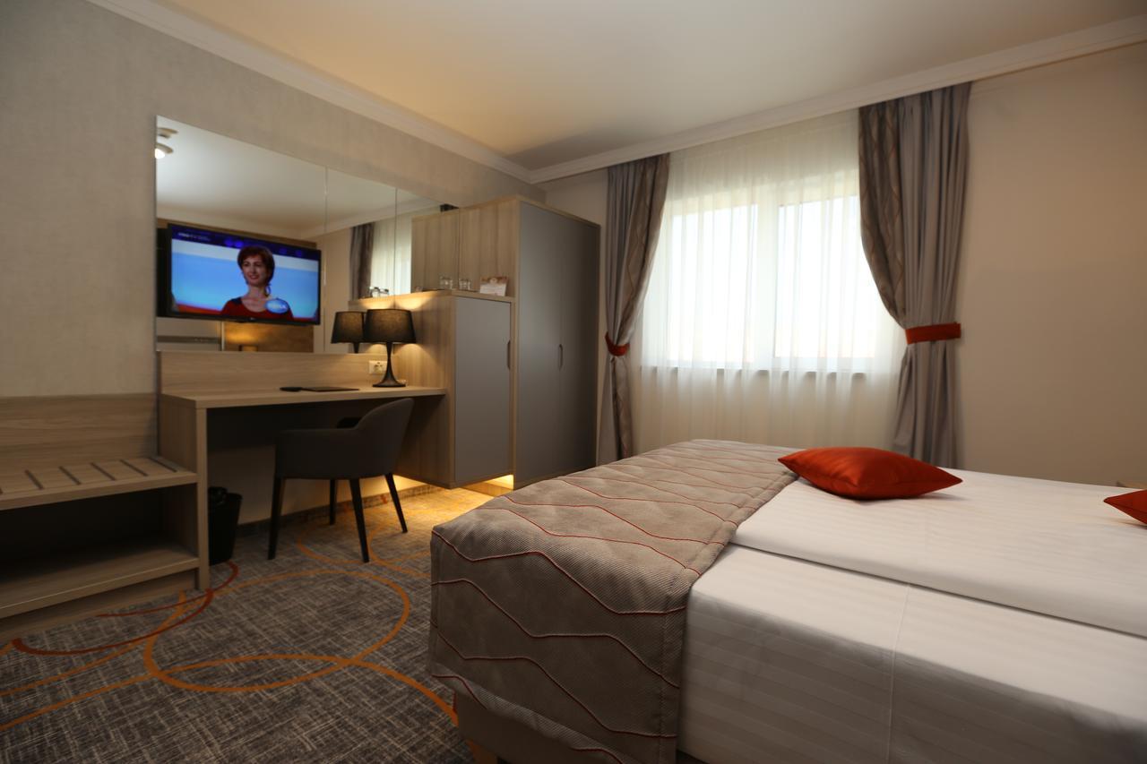 Hotel Baril